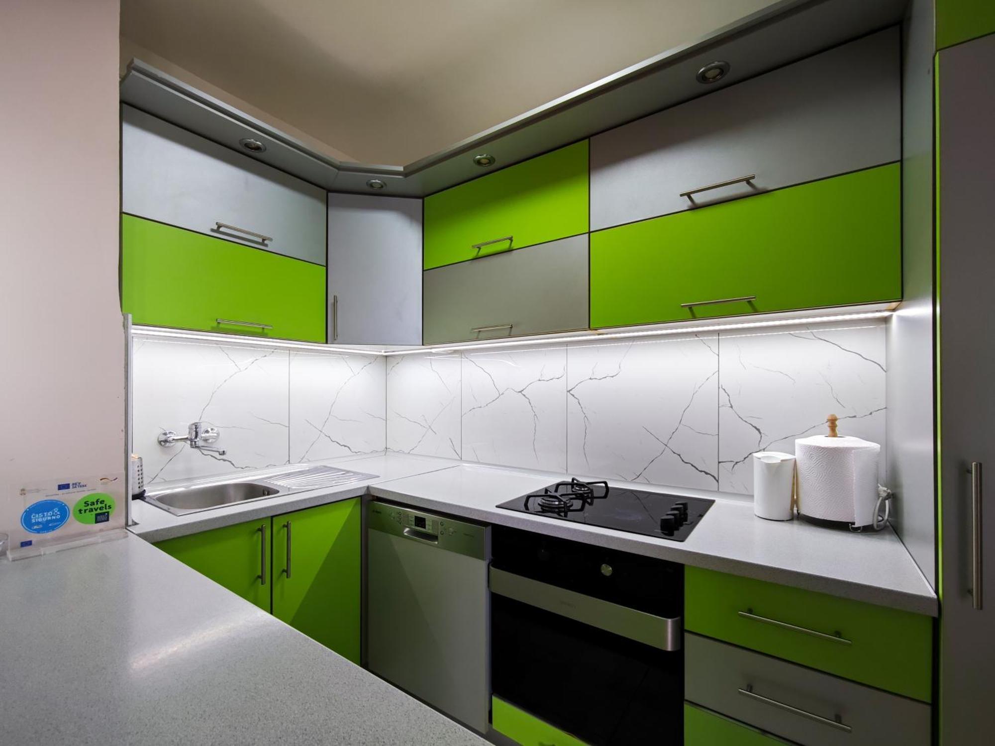 Apartman Julija 下米拉诺瓦茨 外观 照片