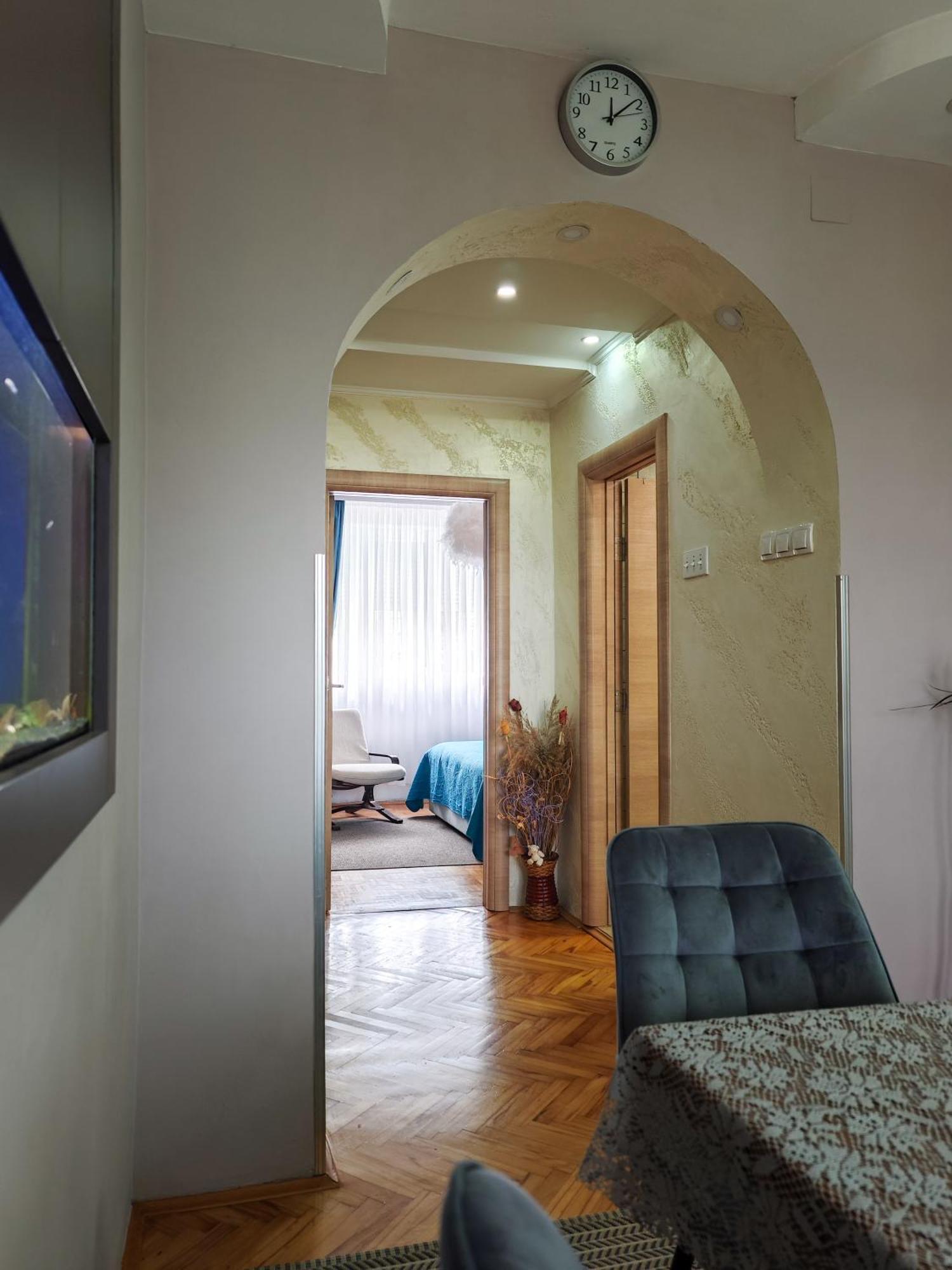 Apartman Julija 下米拉诺瓦茨 外观 照片