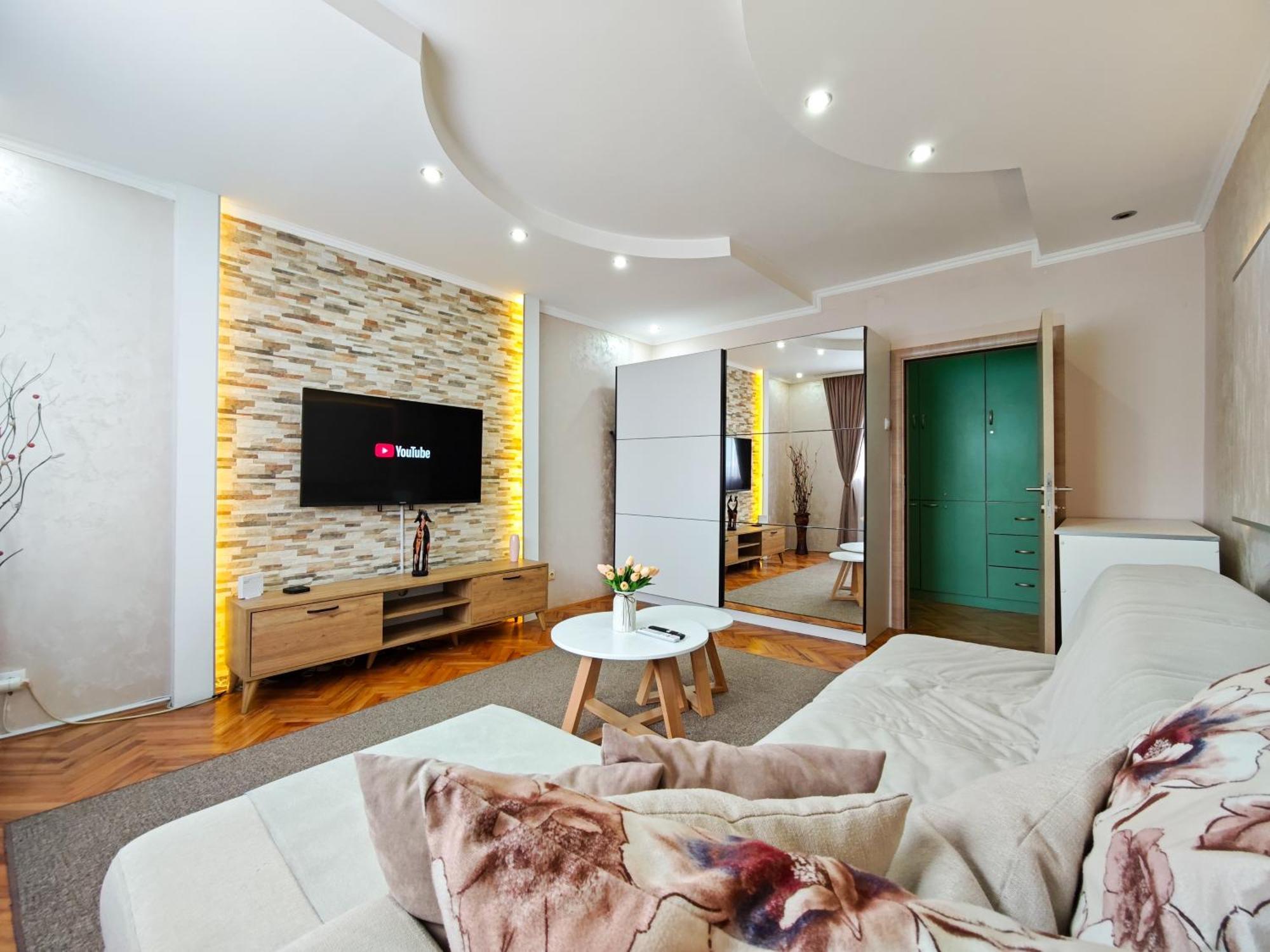 Apartman Julija 下米拉诺瓦茨 外观 照片