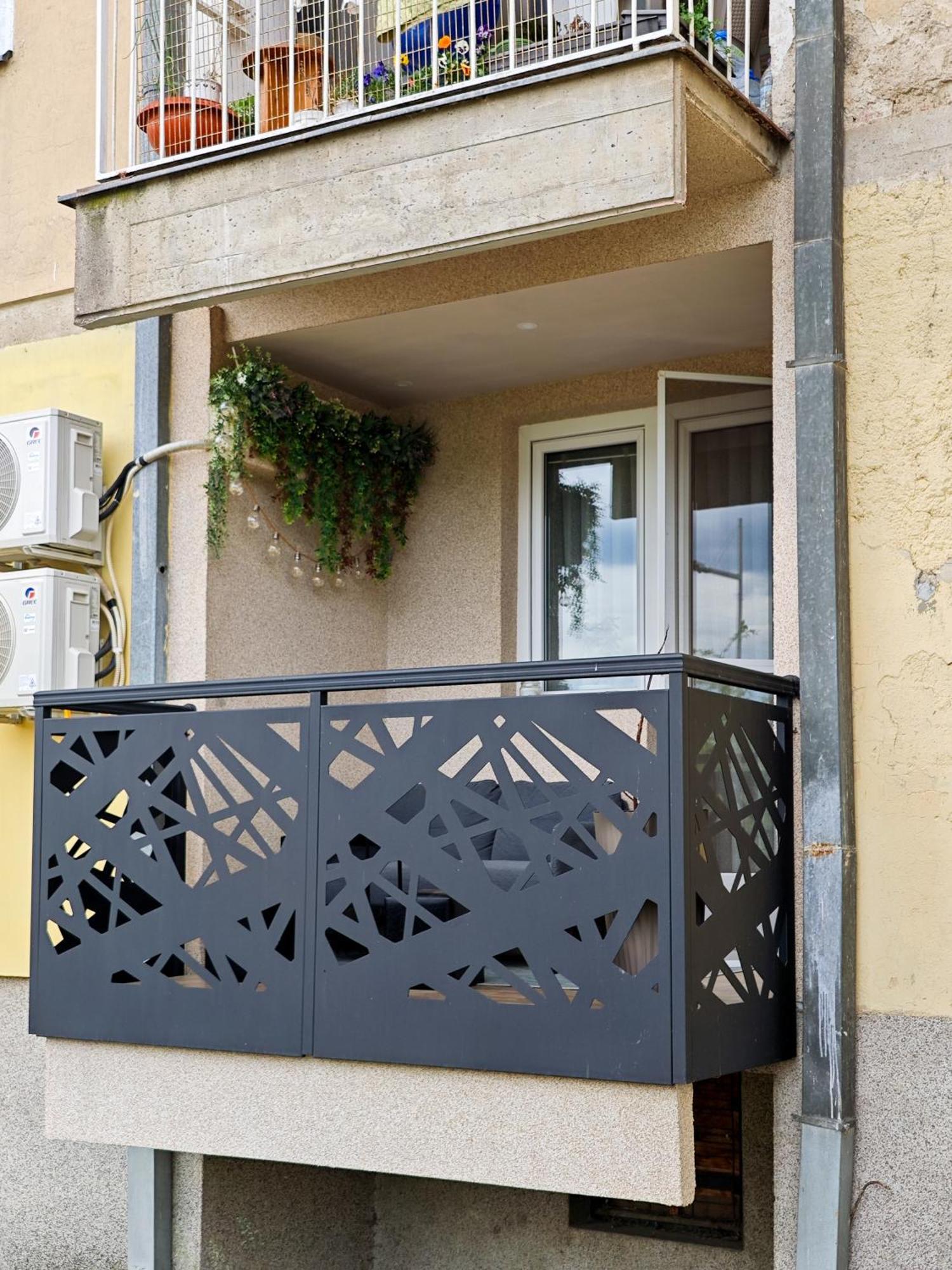 Apartman Julija 下米拉诺瓦茨 外观 照片