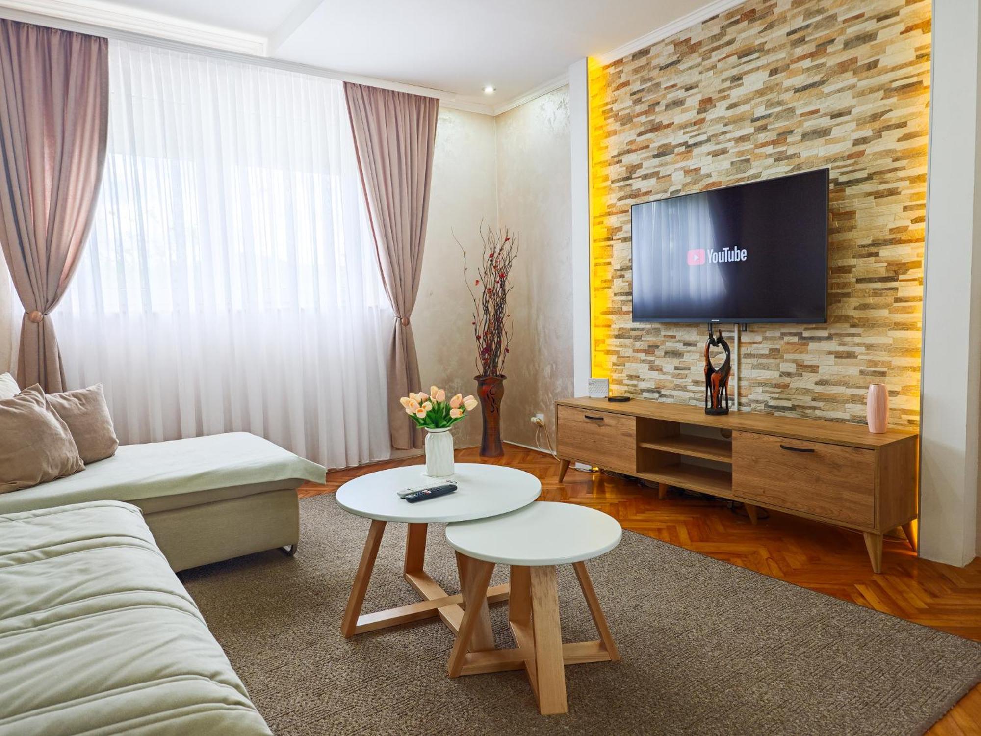 Apartman Julija 下米拉诺瓦茨 外观 照片