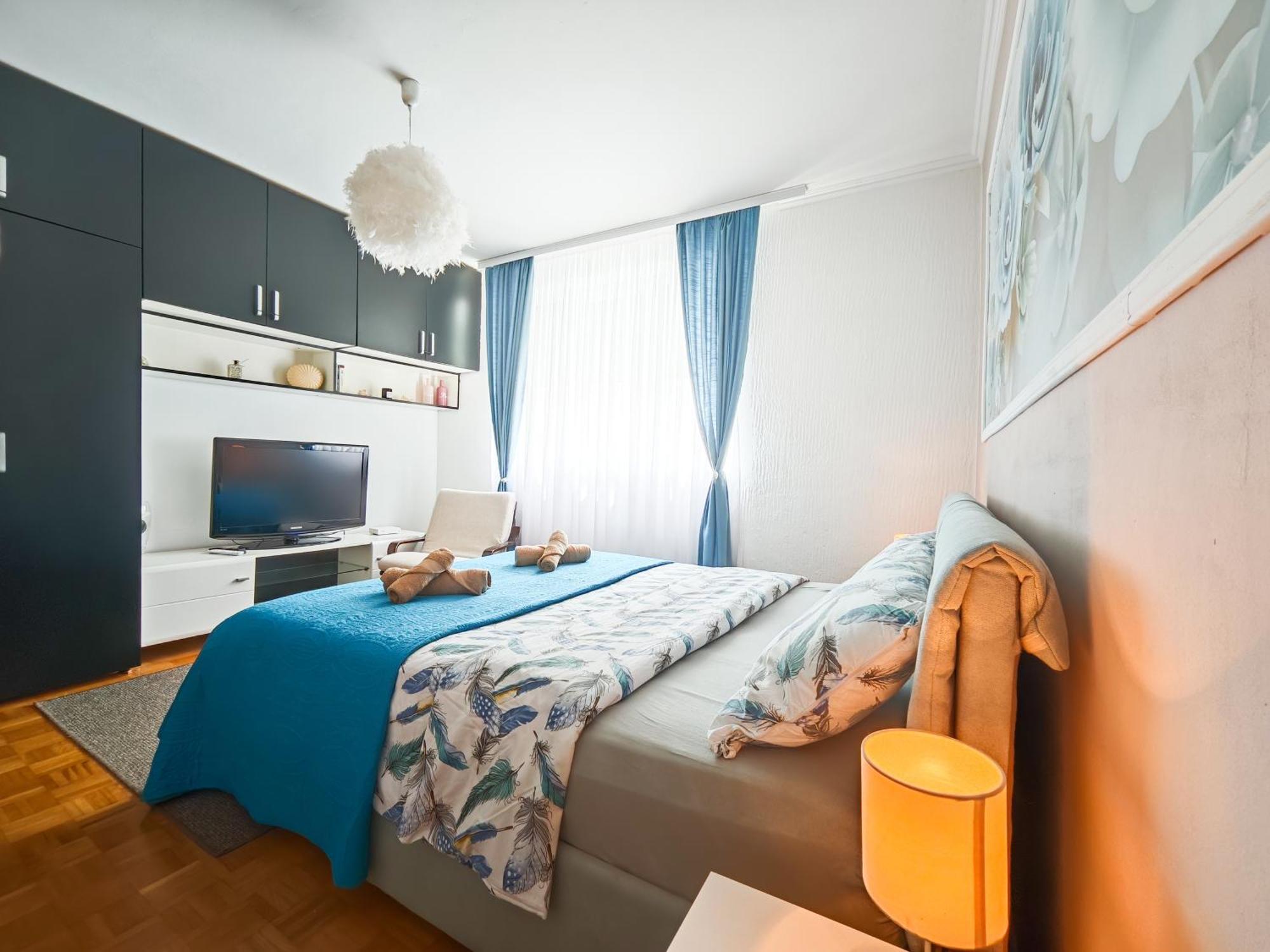 Apartman Julija 下米拉诺瓦茨 外观 照片