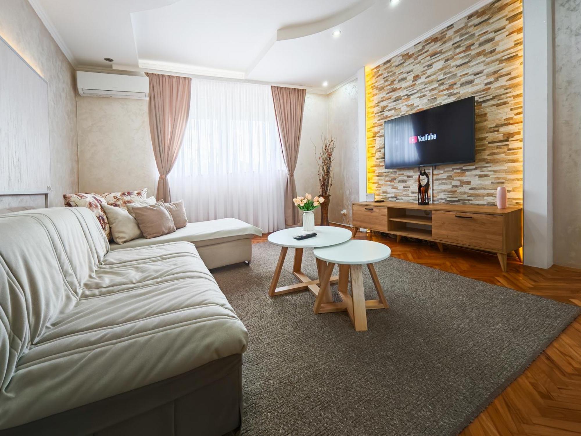Apartman Julija 下米拉诺瓦茨 外观 照片